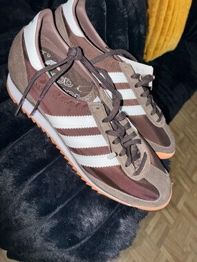 adidas Women's Brown and White Retro Runner Sneakers